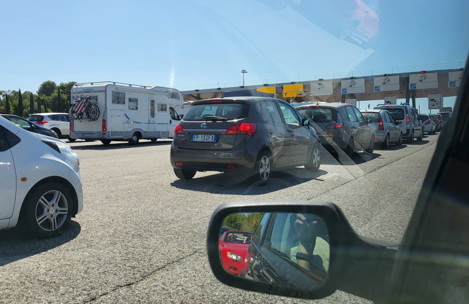 File bij tolpoortjes Italië